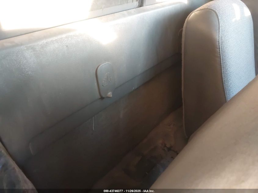 2005 Chevrolet Silverado 1500 Work Truck VIN: 1GCEK14X55Z198123 Lot: 43746377