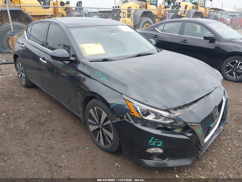 NISSAN ALTIMA SV FWD