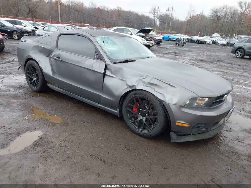 FORD MUSTANG V6 PREMIUM