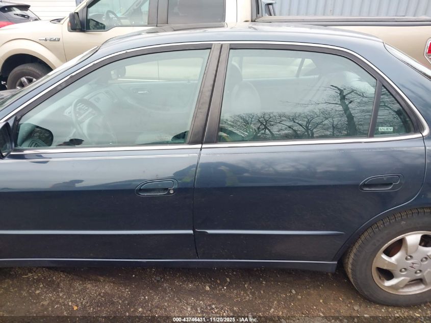 1998 Honda Accord Ex VIN: 1HGCG6673WA139057 Lot: 43746431