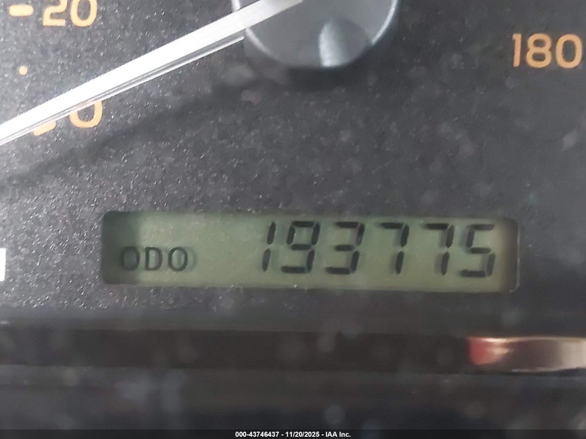 2006 Toyota Sequoia Limited V8 VIN: 5TDZT38A66S276413 Lot: 43746437