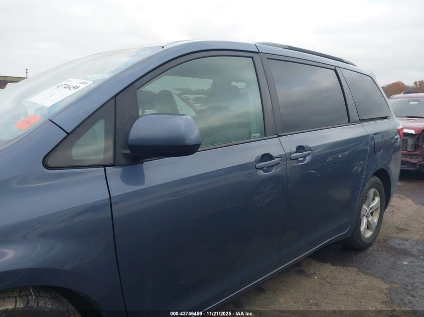 5TDKK3DC8FS535754 2015 TOYOTA SIENNA photo no. 15