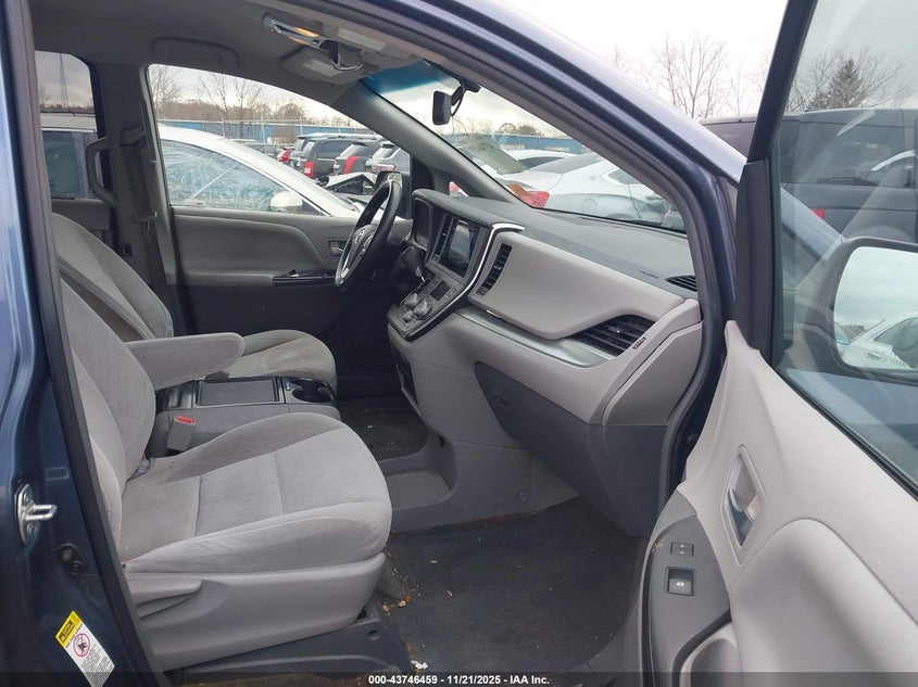 5TDKK3DC8FS535754 2015 TOYOTA SIENNA photo no. 5