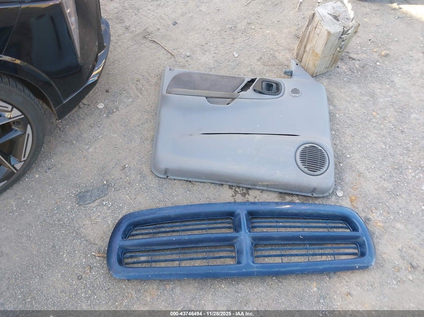 1999 Dodge Durango VIN: 1B4HS28Z7XF554619 Lot: 43746494