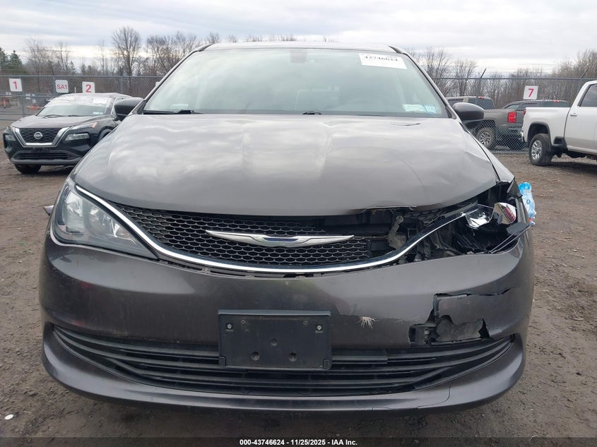 2017 Chrysler Pacifica Touring VIN: 2C4RC1DGXHR654355 Lot: 43746624