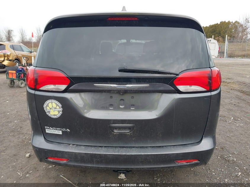 2017 Chrysler Pacifica Touring VIN: 2C4RC1DGXHR654355 Lot: 43746624