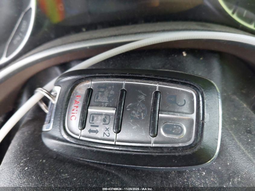 2017 Chrysler Pacifica Touring VIN: 2C4RC1DGXHR654355 Lot: 43746624