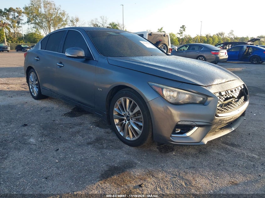 INFINITI Q50 LUXE