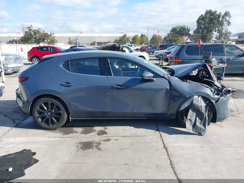 2021 Mazda Mazda3 Premium VIN: JM1BPAML1M1338442 Lot: 43746792