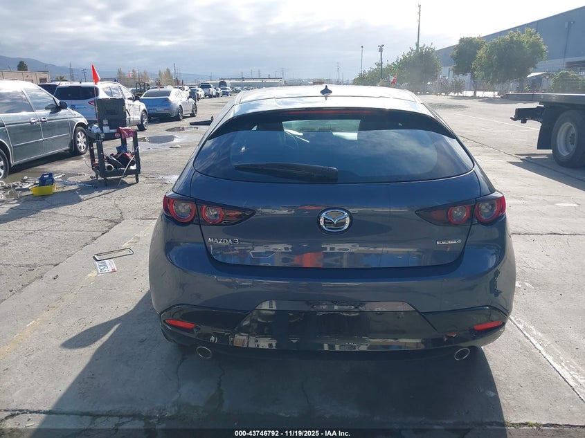 2021 Mazda Mazda3 Premium VIN: JM1BPAML1M1338442 Lot: 43746792
