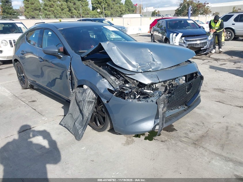 2021 Mazda Mazda3 Premium VIN: JM1BPAML1M1338442 Lot: 43746792