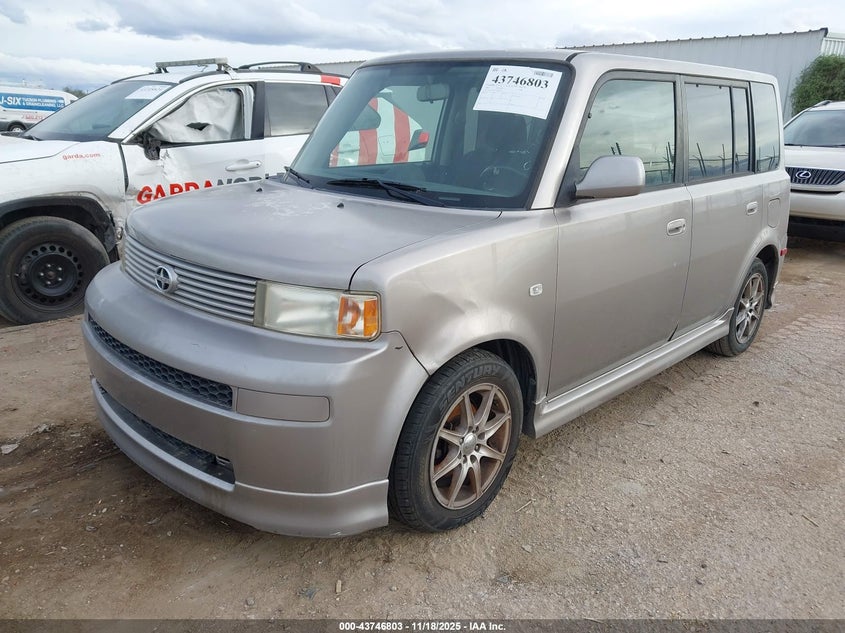 JTLKT324750206235 2005 SCION XB photo no. 2