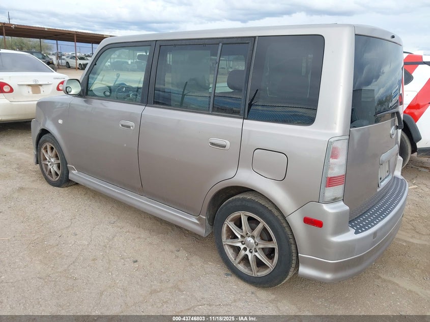 JTLKT324750206235 2005 SCION XB photo no. 3