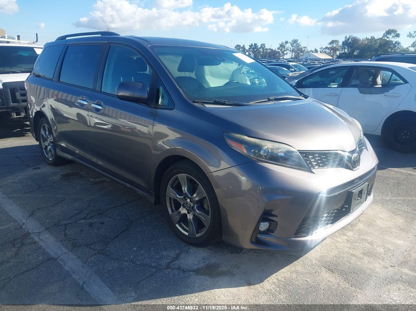 5TDXZ3DC1JS942275 2018 TOYOTA SIENNA photo no. 18