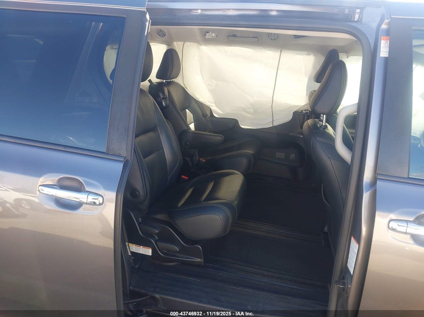 5TDXZ3DC1JS942275 2018 TOYOTA SIENNA photo no. 8