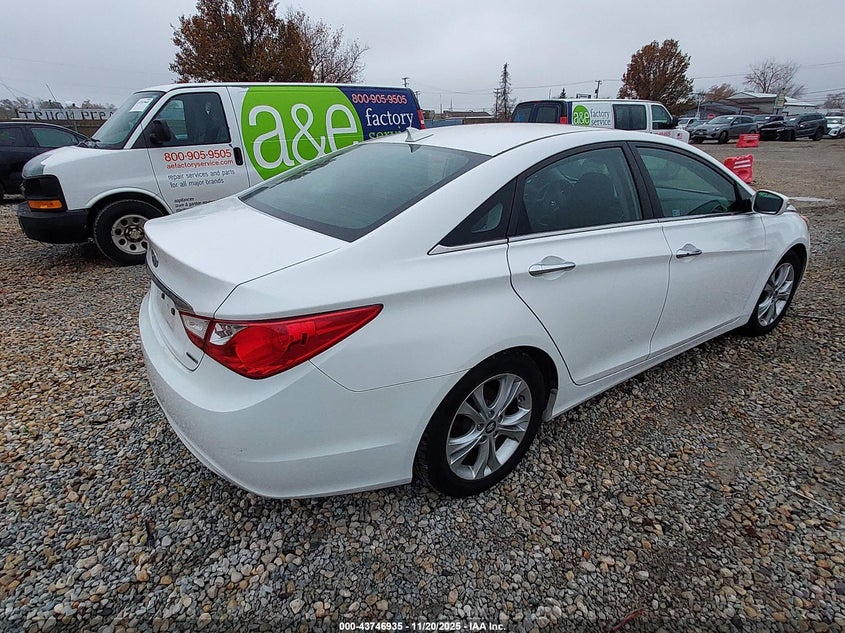 5NPEC4AC7DH783064 2013 HYUNDAI SONATA photo no. 4