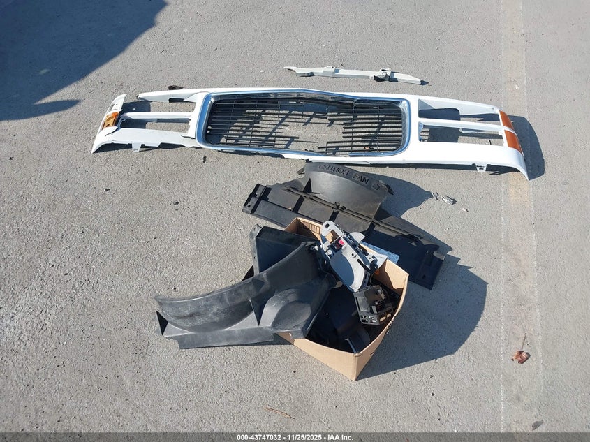 1998 GMC Sierra 1500 Sl Wideside VIN: 1GTEC14M7WZ541082 Lot: 43747032