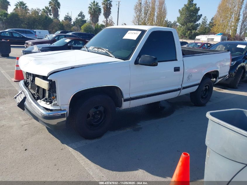 1GTEC14M7WZ541082 1998 GMC SIERRA photo no. 2