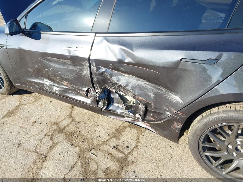 2025 Tesla Model 3 Long Range Rear-Wheel Drive/Standard VIN: 5YJ3E1EA1SF058774 Lot: 43747067