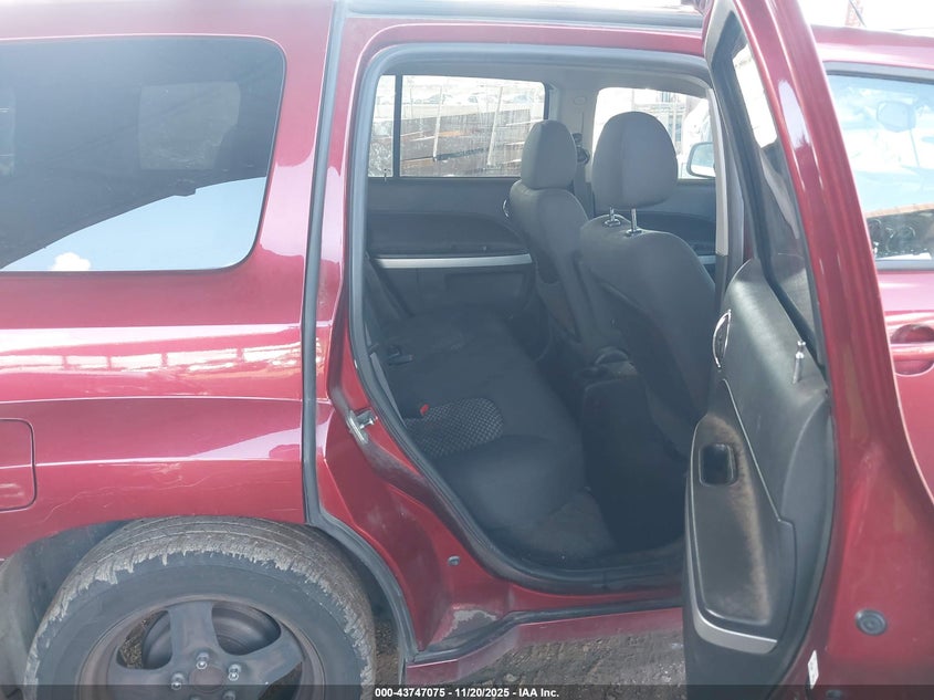 2008 Chevrolet Hhr Lt VIN: 3GNDA23D18S589449 Lot: 43747075