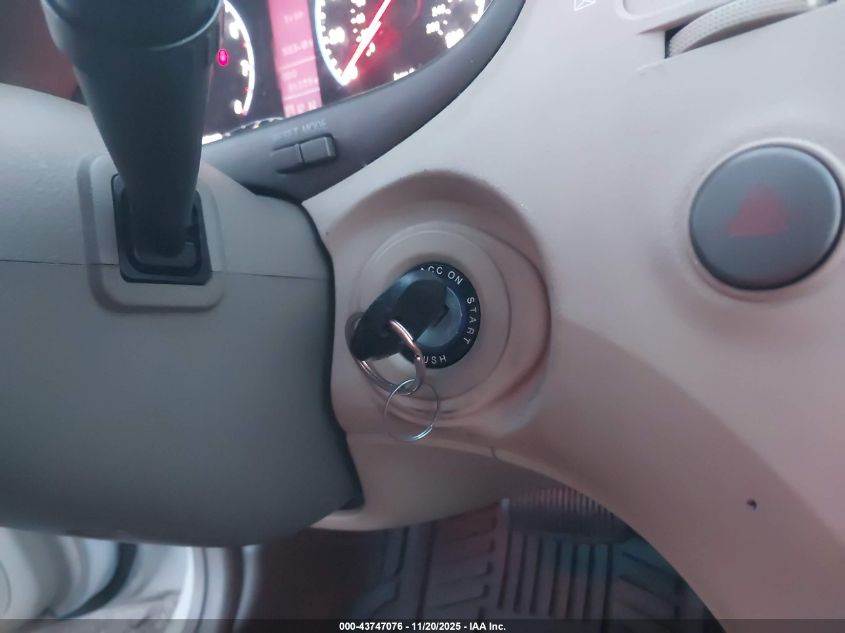 2009 Hyundai Azera Limited VIN: KMHFC46F89A372919 Lot: 43747076