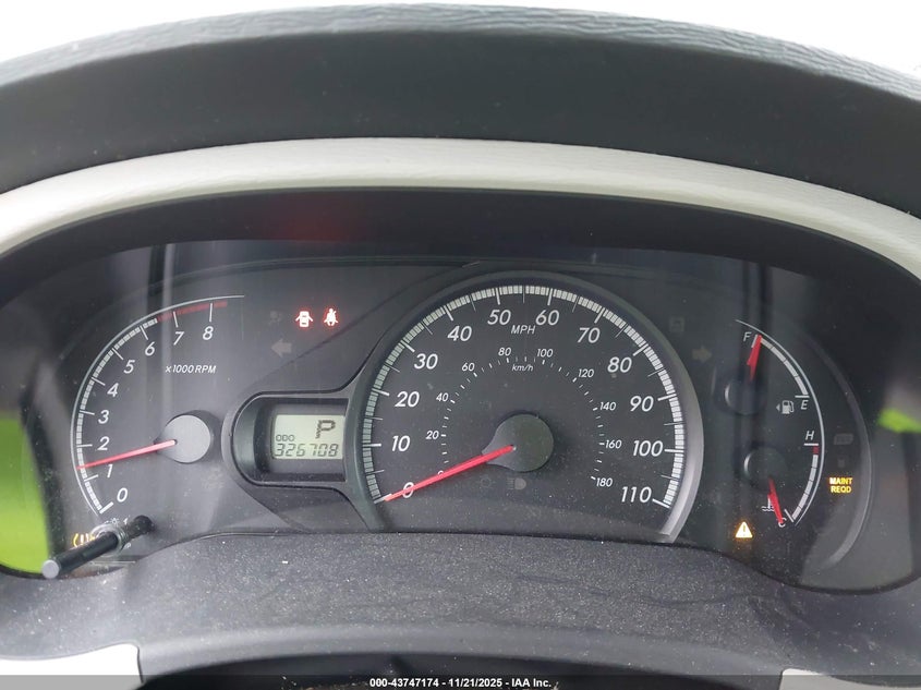 5TDKK3DC1BS113335 2011 TOYOTA SIENNA photo no. 7