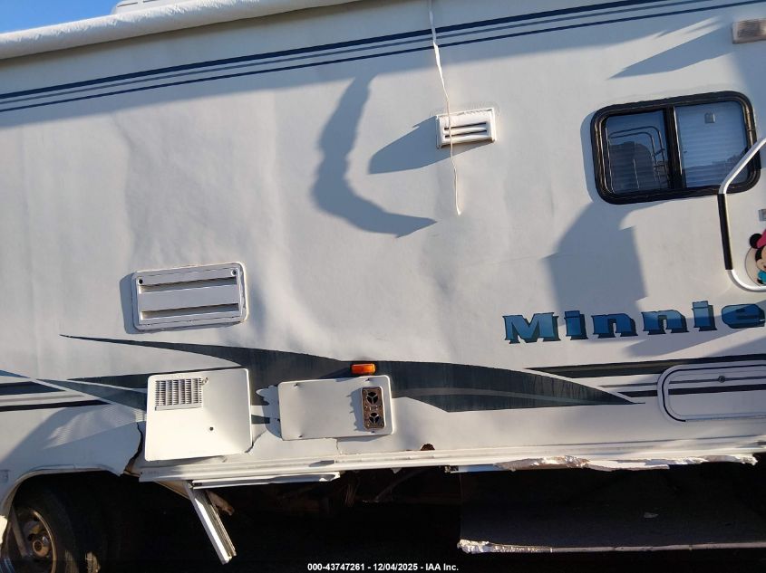 2002 Ford E-450 Cutaway Standard VIN: 1FDXE45S82HB21280 Lot: 43747261