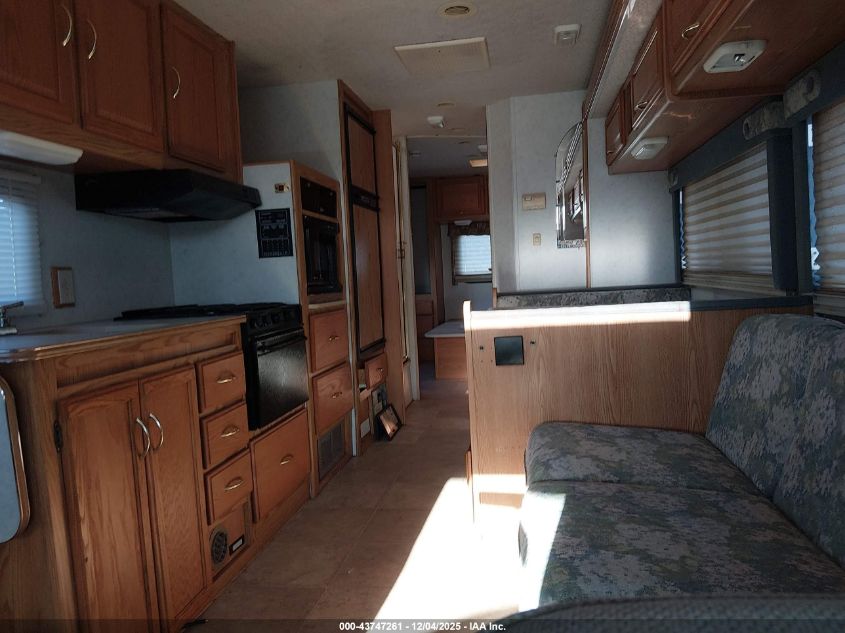 2002 Ford E-450 Cutaway Standard VIN: 1FDXE45S82HB21280 Lot: 43747261