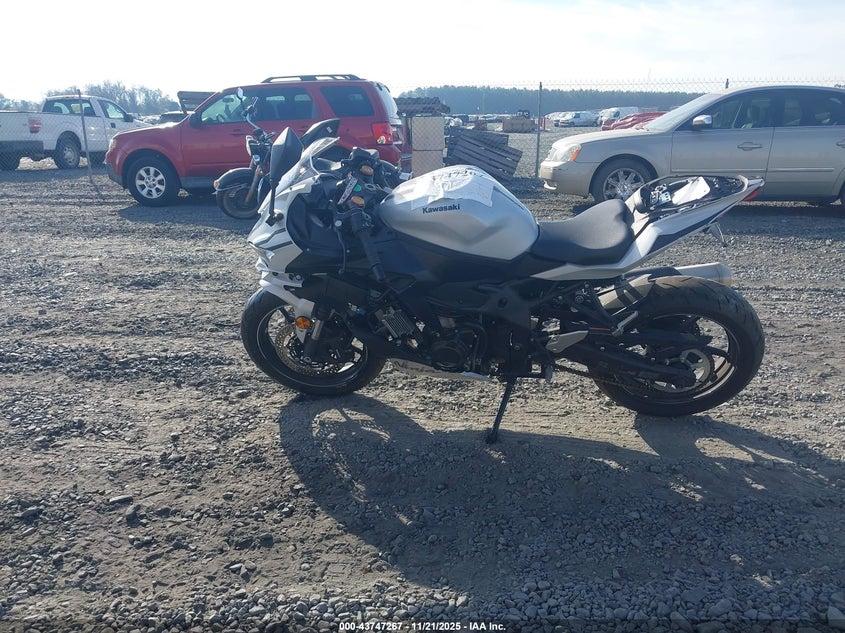 2025 Kawasaki Zx400 P VIN: ML5ZXCP19SDA41343 Lot: 43747267