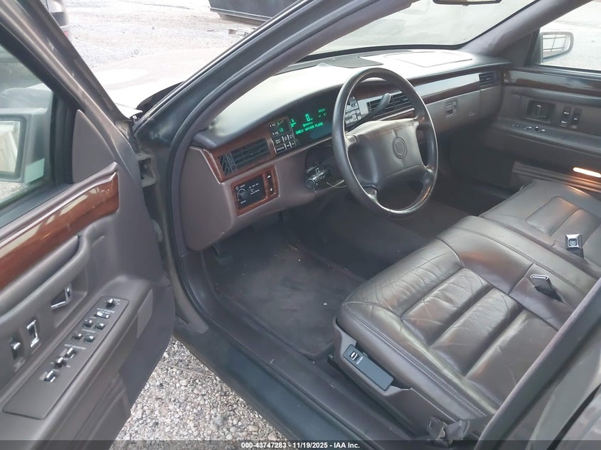 1995 Cadillac Deville VIN: 1G6KD52B1SU213675 Lot: 43747283