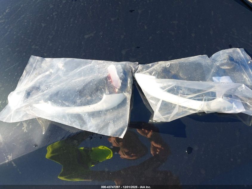 2025 Porsche Macan T VIN: WP1AA2A52SLB05940 Lot: 43747297