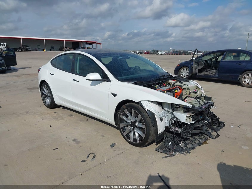 TESLA MODEL 3 LONG RANGE DUAL MOTOR ALL-WHEEL DRIVE/REAR-WHEEL DRIVE