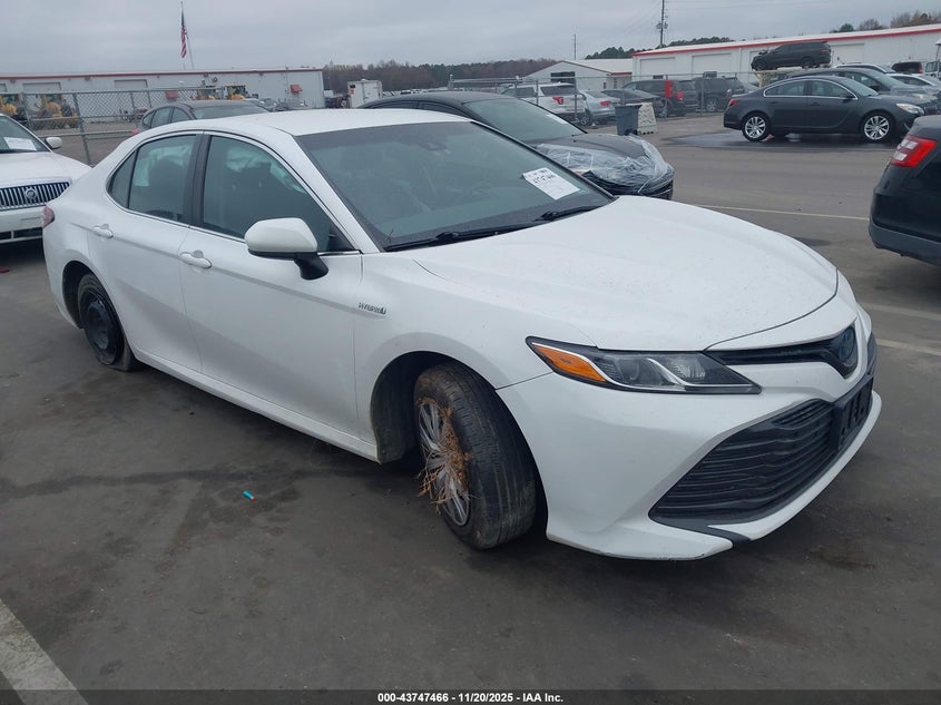 TOYOTA CAMRY HYBRID LE