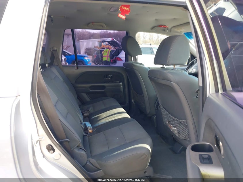 2006 Honda Pilot Lx VIN: 2HKYF18106H528380 Lot: 43747495