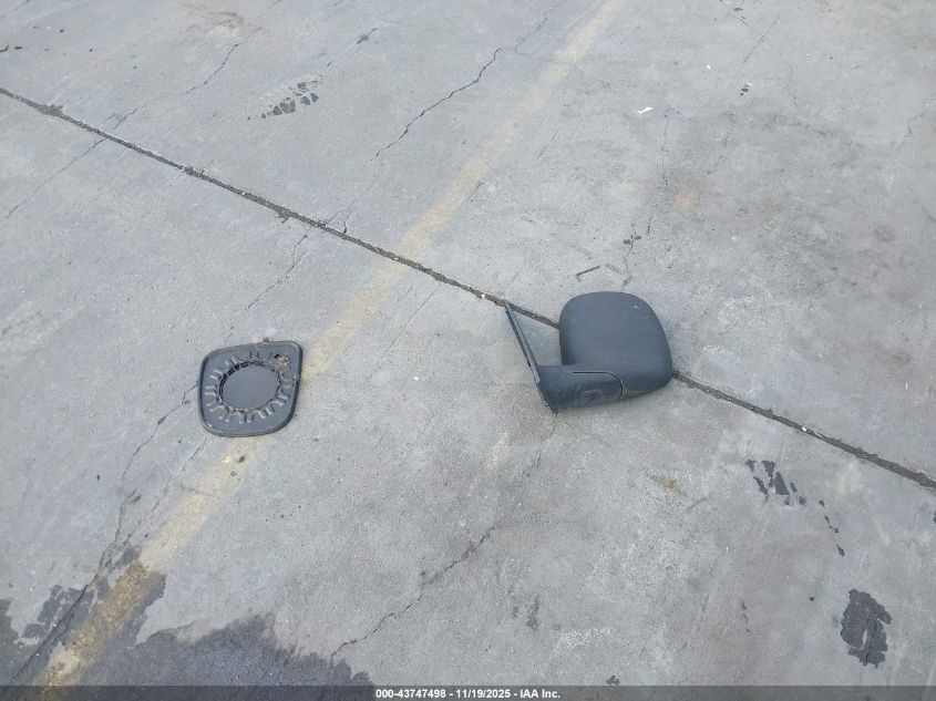 2001 Chevrolet Express VIN: 1GAHG39R511143886 Lot: 43747498