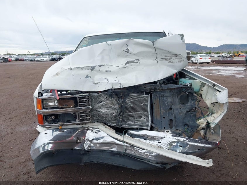 1989 Chevrolet Gmt-400 C2500 VIN: 1GCFC24K6KZ180169 Lot: 43747621