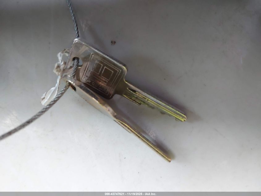 1989 Chevrolet Gmt-400 C2500 VIN: 1GCFC24K6KZ180169 Lot: 43747621