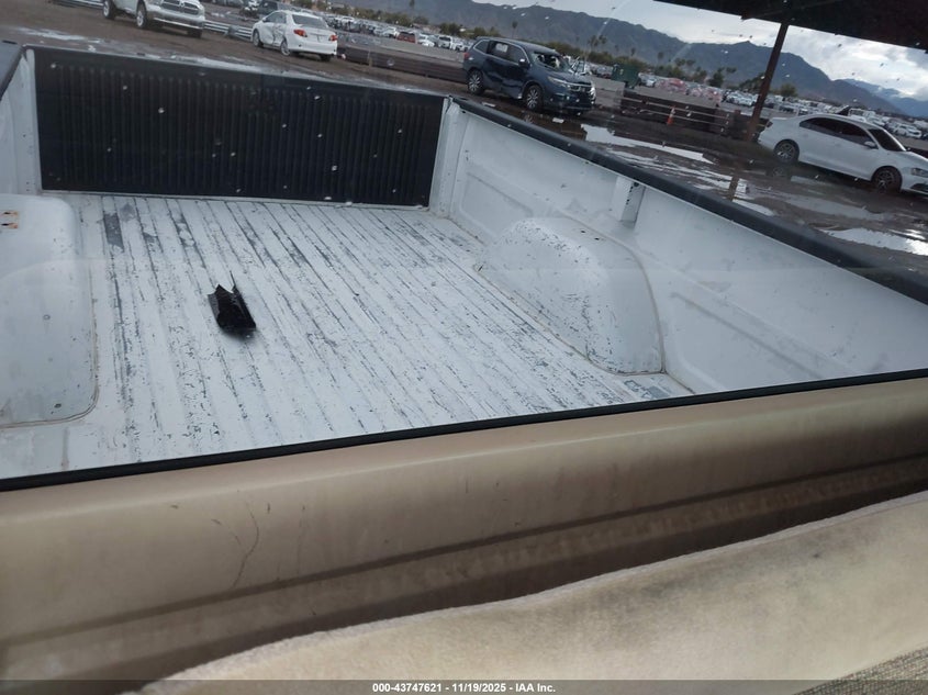 1989 Chevrolet Gmt-400 C2500 VIN: 1GCFC24K6KZ180169 Lot: 43747621