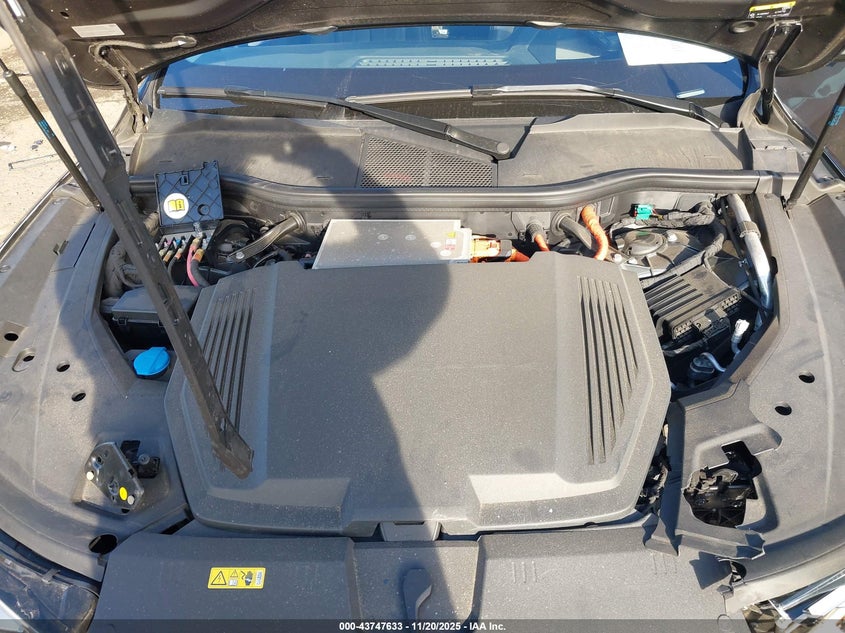 2019 Audi E-Tron Premium Plus VIN: WA1VAAGE9KB016984 Lot: 43747633