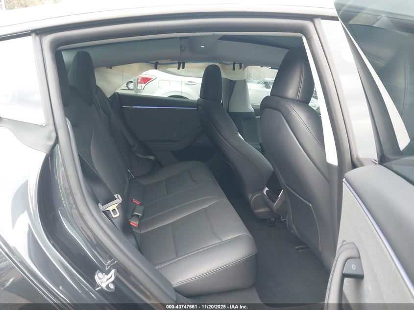 2025 Tesla Model 3 Long Range Rear-Wheel Drive/Standard VIN: 5YJ3E1EA6SF972339 Lot: 43747661