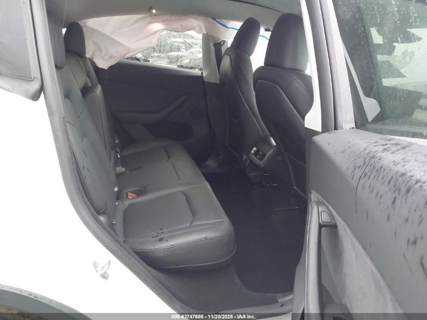 2025 Tesla Model Y Long Range Dual Motor Rear-Wheel Drive VIN: 7SAYGDED5SA375064 Lot: 43747686