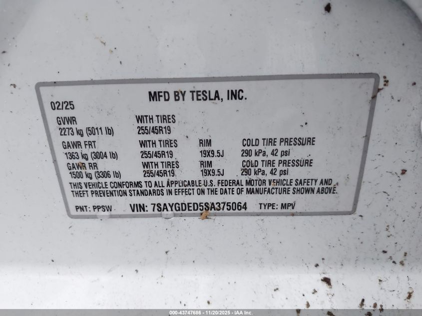 2025 Tesla Model Y Long Range Dual Motor Rear-Wheel Drive VIN: 7SAYGDED5SA375064 Lot: 43747686