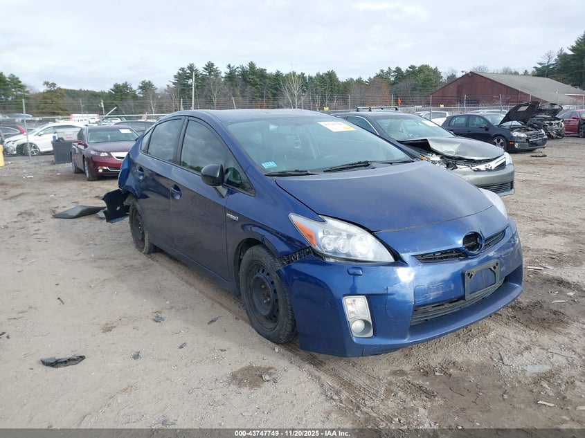 TOYOTA PRIUS V
