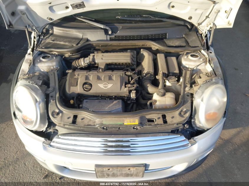 2011 Mini Cooper VIN: WMWSU3C55BT092064 Lot: 43747782