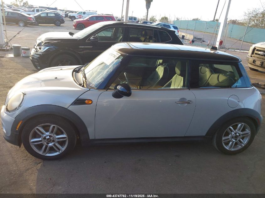 2011 Mini Cooper VIN: WMWSU3C55BT092064 Lot: 43747782