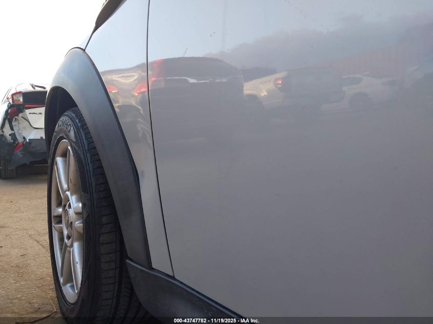 2011 Mini Cooper VIN: WMWSU3C55BT092064 Lot: 43747782