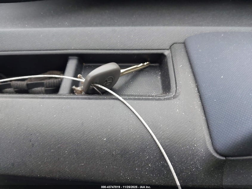 2015 Toyota Prius C Two VIN: JTDKDTB38F1105894 Lot: 43747819