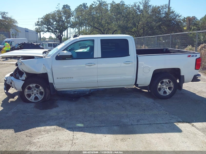 3GCUKREC9JG352381 2018 CHEVROLET SILVERADO photo no. 14
