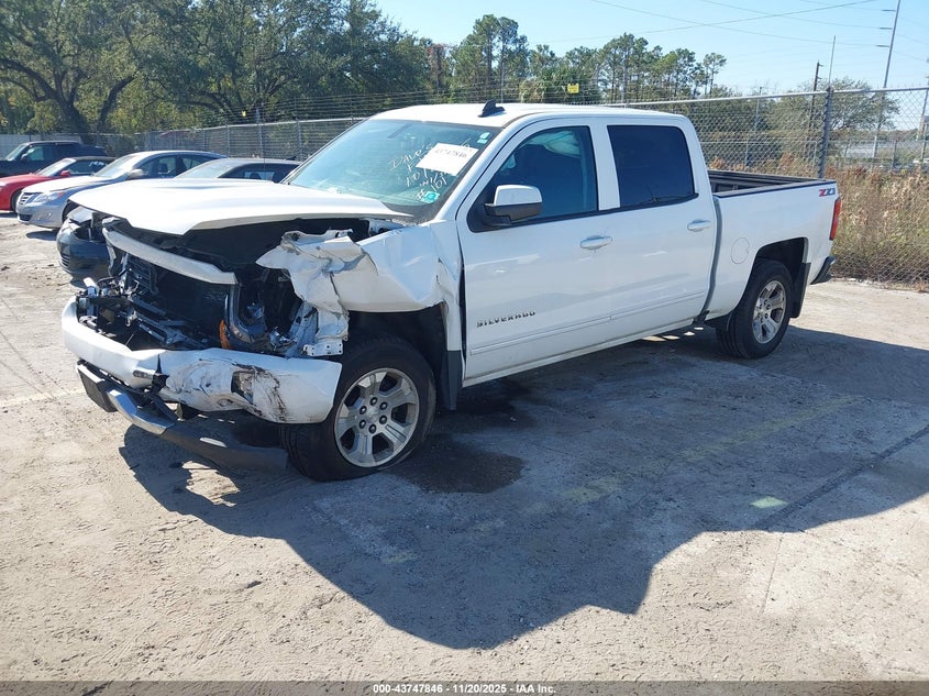 3GCUKREC9JG352381 2018 CHEVROLET SILVERADO photo no. 2