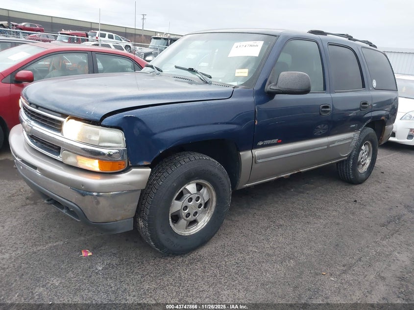 1GNEK13T8YJ111341 2000 CHEVROLET TAHOE photo no. 2
